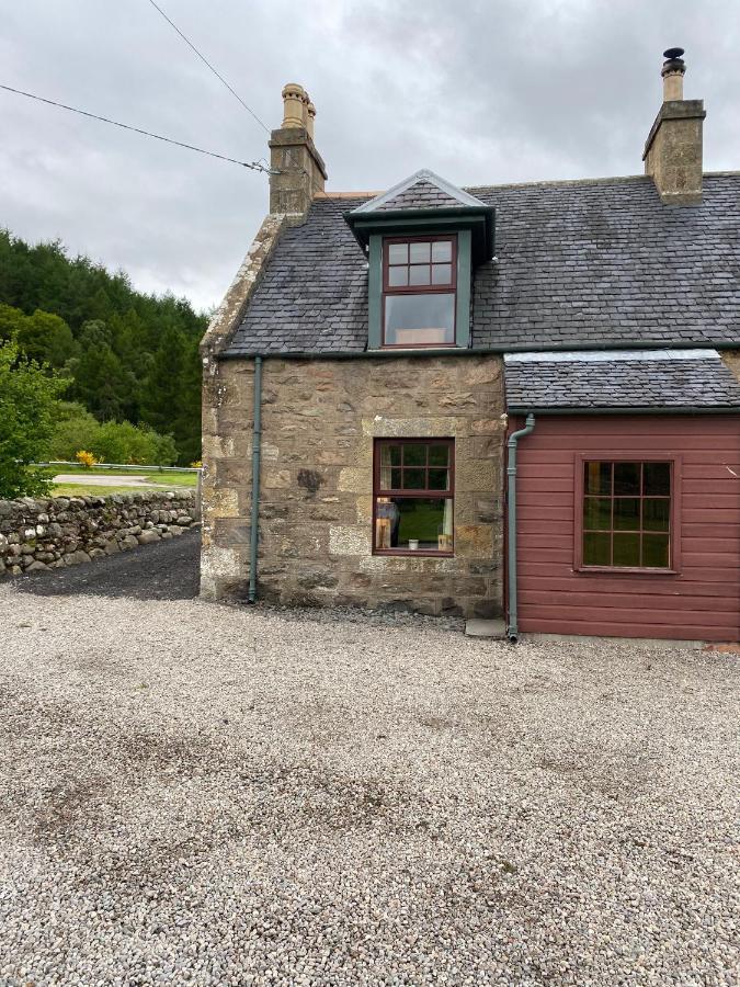 Quirky Highland Cottage With Stunning Views Fearn Lodge Exteriör bild